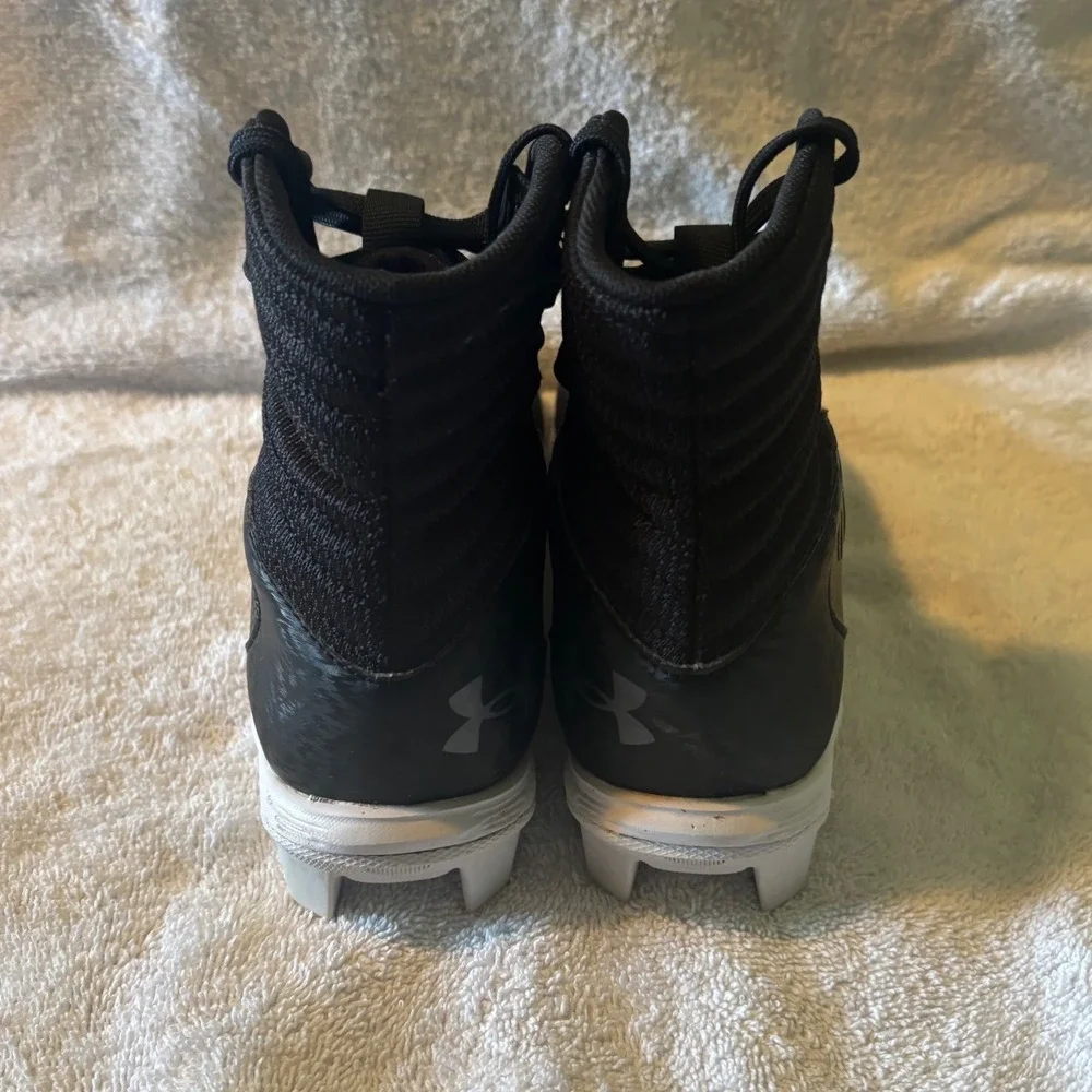 Under Armour Highlight RM Jr Black White Football Cleats 3027376-001 Kids 3Y